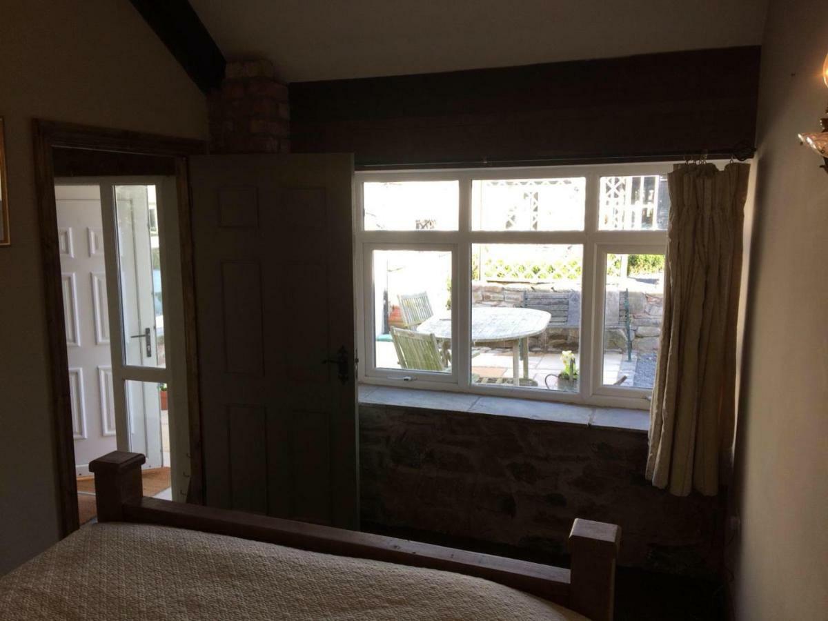 Tracey'S Farmhouse Cottage Belfast Exterior photo